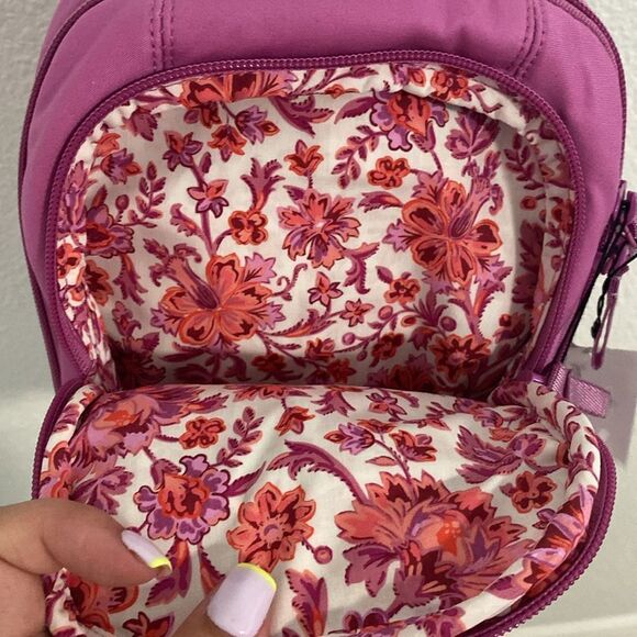 NWT-VERA BRADLEY - 2 in 1-Rich Orchid (pink) Utility Sling Backpack/Fanny pack - Picture 7 of 11